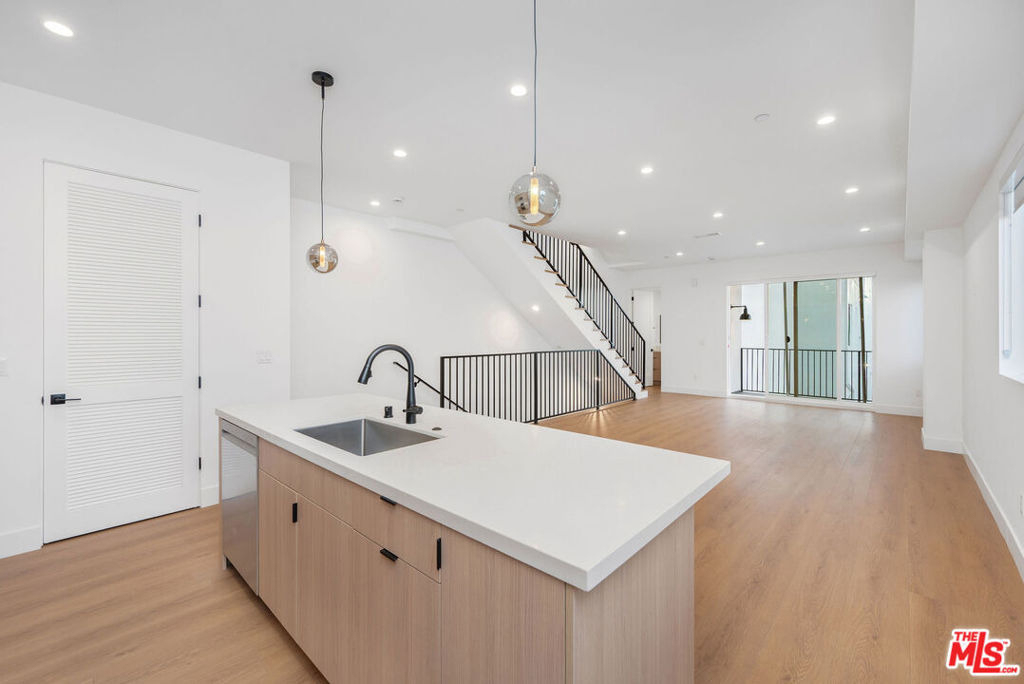 5248 Auckland Avenue - Photo 3
