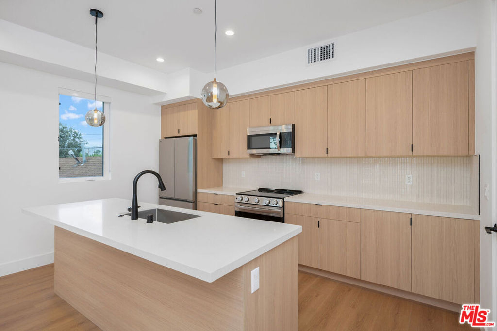 5248 Auckland Avenue - Photo 2