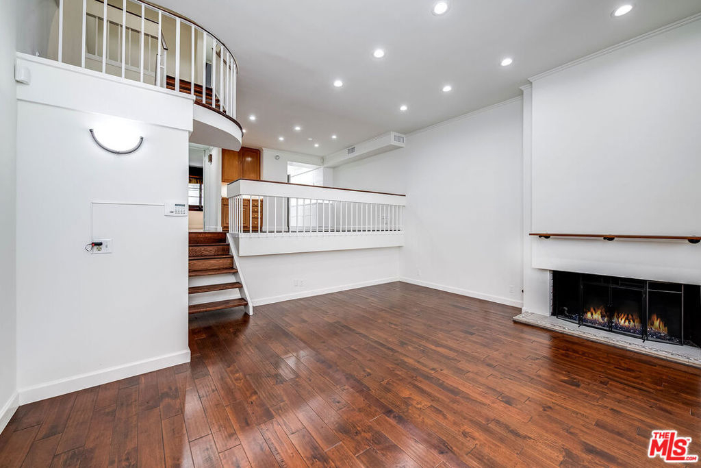 9507 W Olympic Boulevard - Photo 3