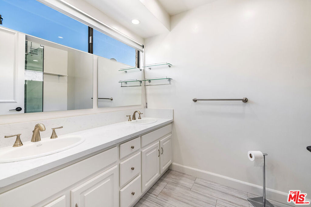 9507 W Olympic Boulevard - Photo 28