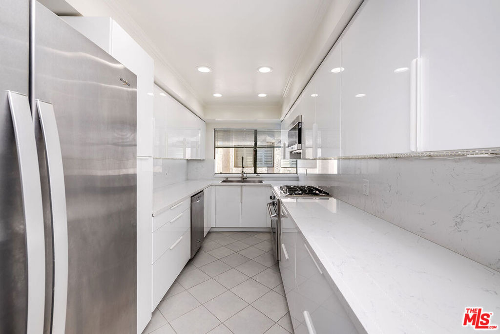 9507 W Olympic Boulevard - Photo 6