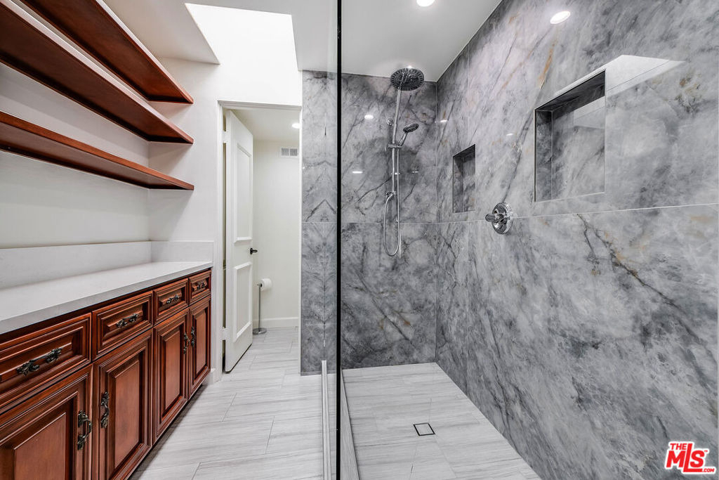 9507 W Olympic Boulevard - Photo 17