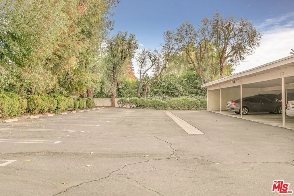 14050 Magnolia Boulevard - Photo 34