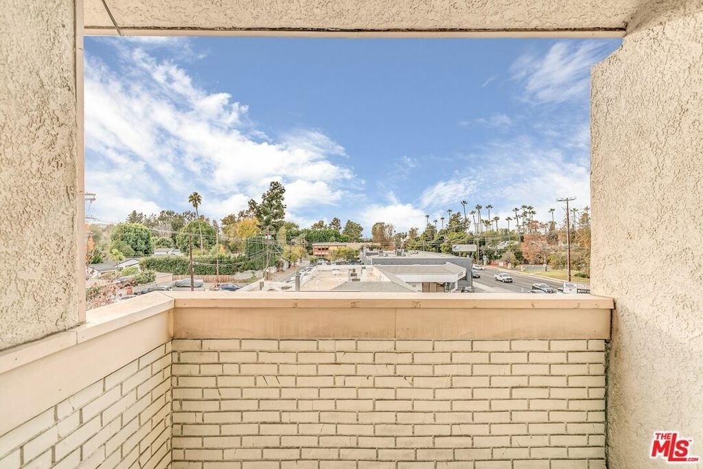 14050 Magnolia Boulevard - Photo 30