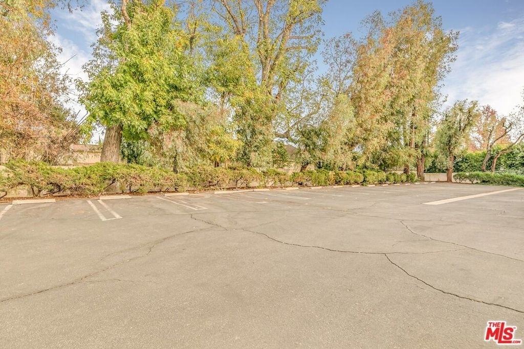 14050 Magnolia Boulevard - Photo 33