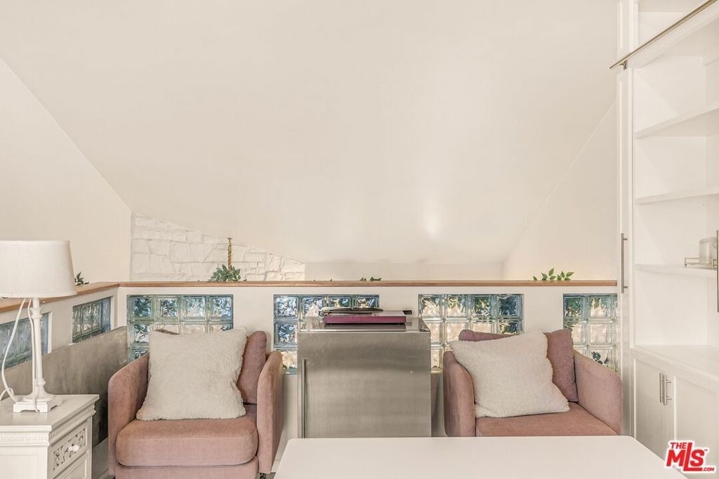 14050 Magnolia Boulevard - Photo 28