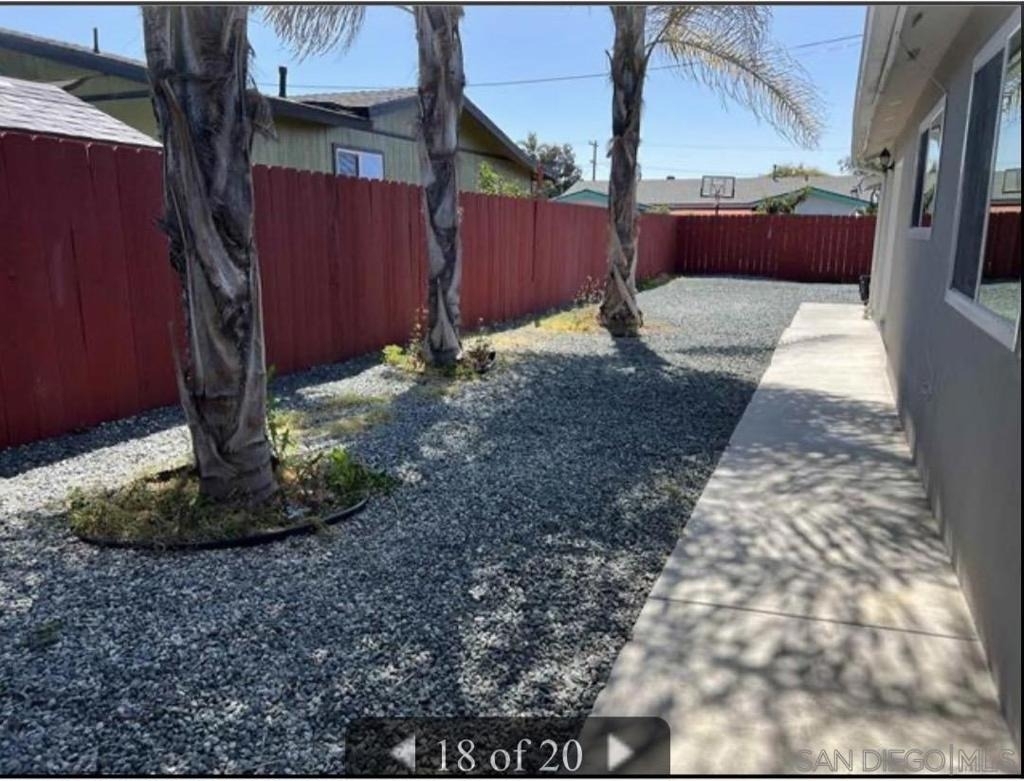 574 10th St - Photo 3