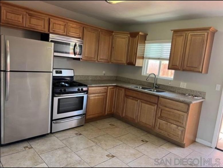 574 10th St - Photo 10