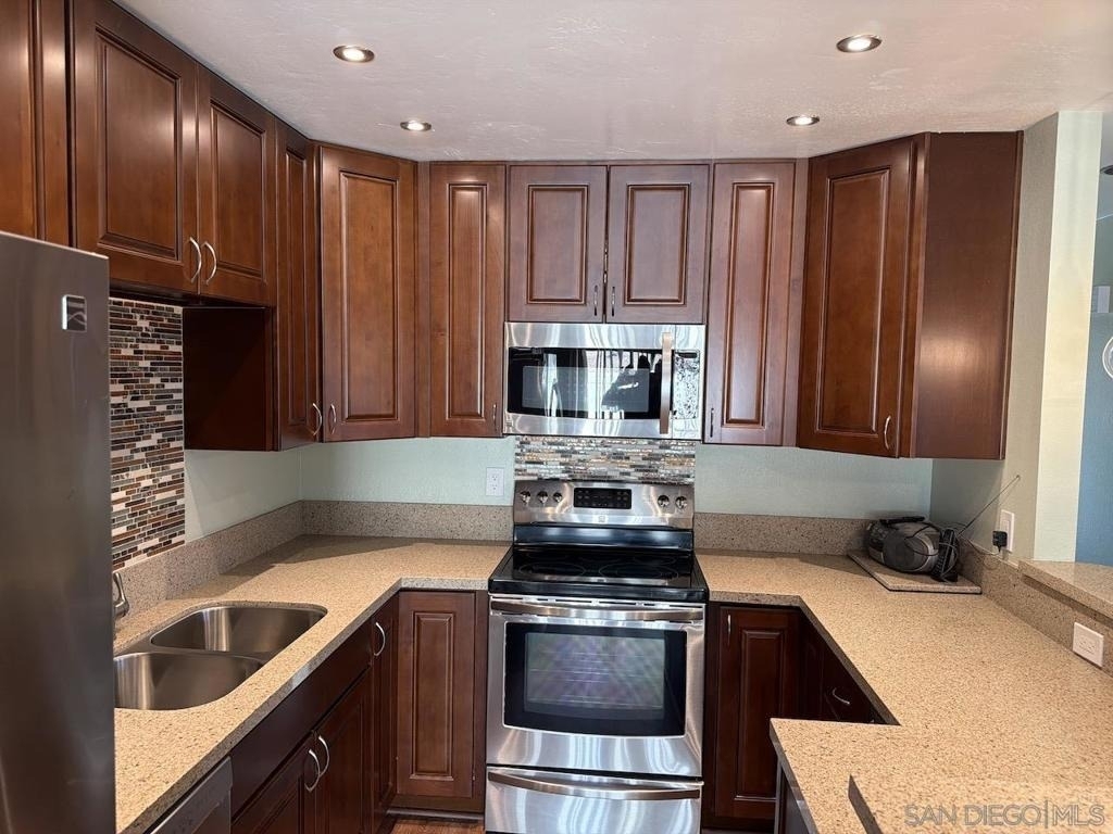 8119 Paradise Valley Ct - Photo 9
