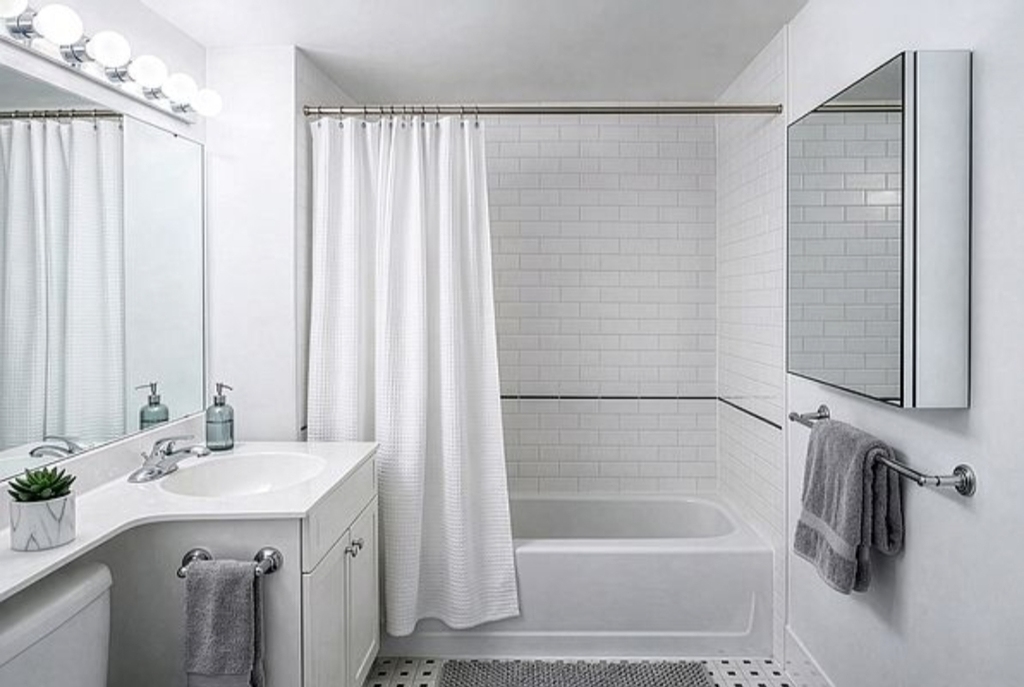 1st Avenue - Photo 4
