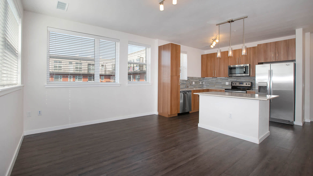 1935 Logan St - Photo 6