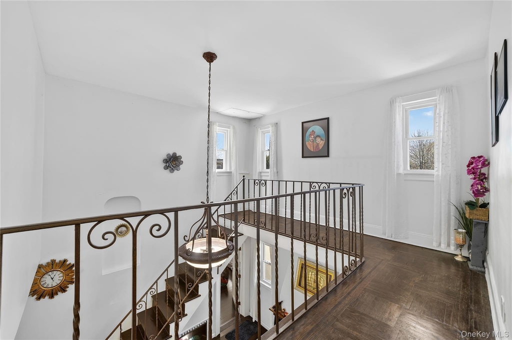 235th Street - Photo 13