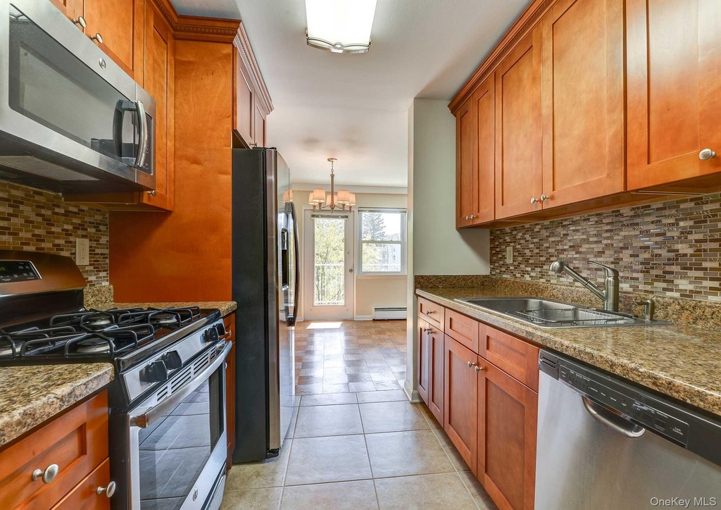 101 Gedney Street - Photo 5
