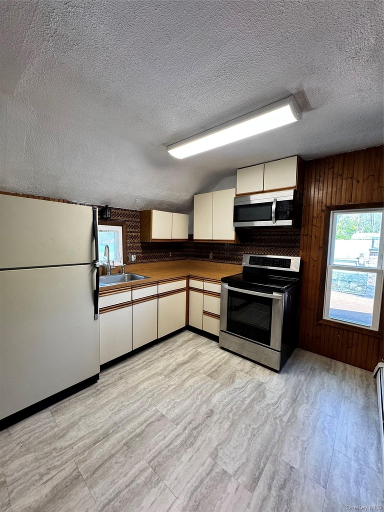 20 W Academy Street - Photo 1
