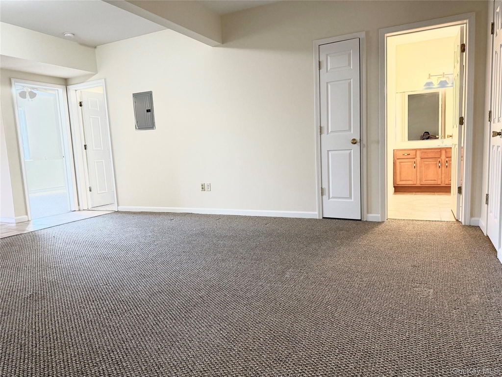 105 N Montgomery Street - Photo 6