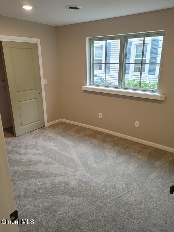 122 N Ferry Street - Photo 5