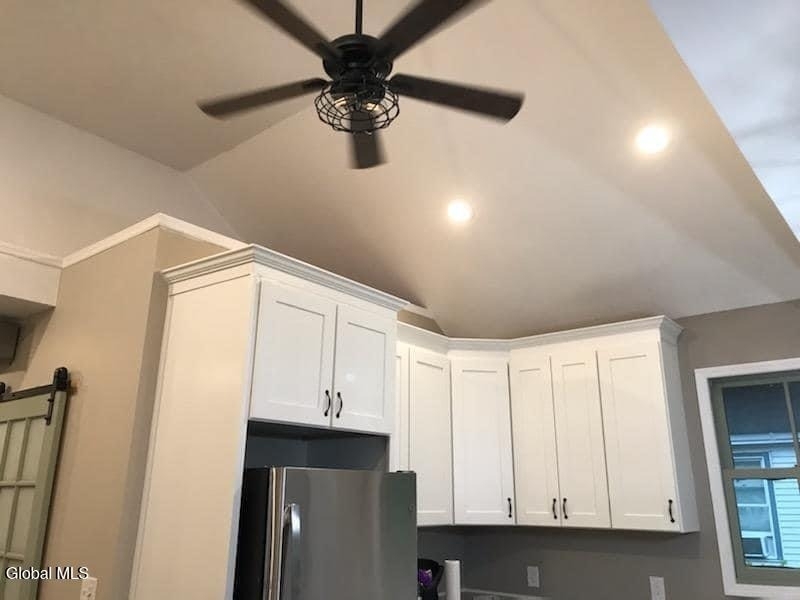 122 N Ferry Street - Photo 8