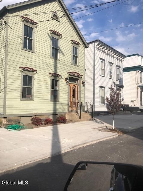 122 N Ferry Street - Photo 1