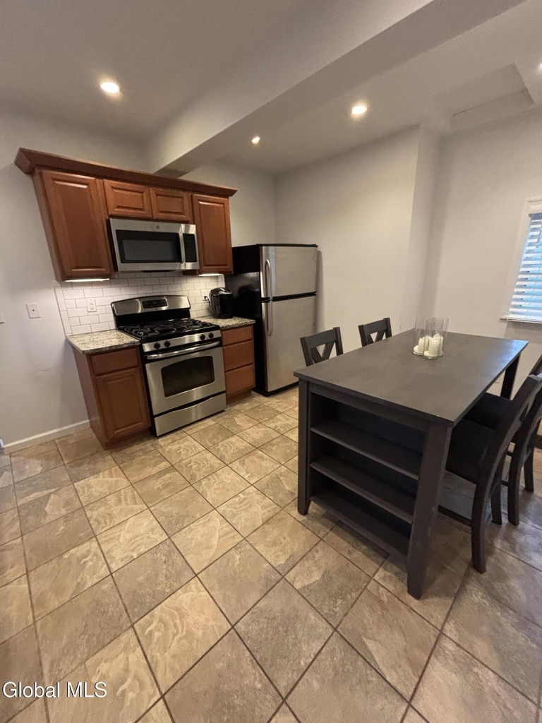 165 Lake Avenue - Photo 11