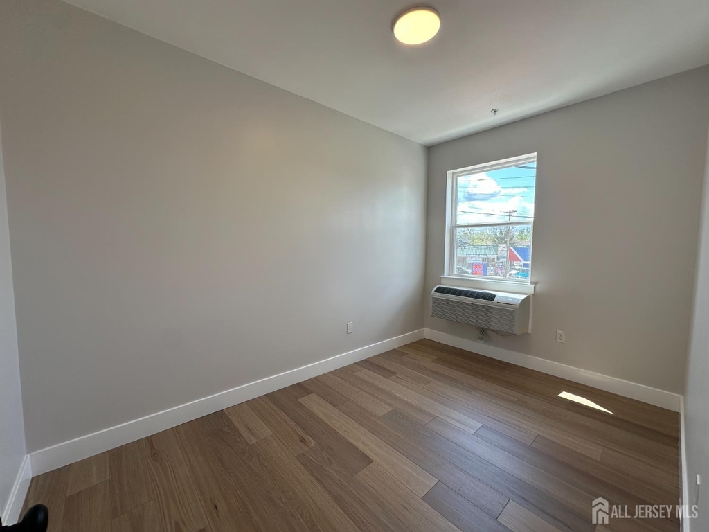 213 French Street - Photo 4