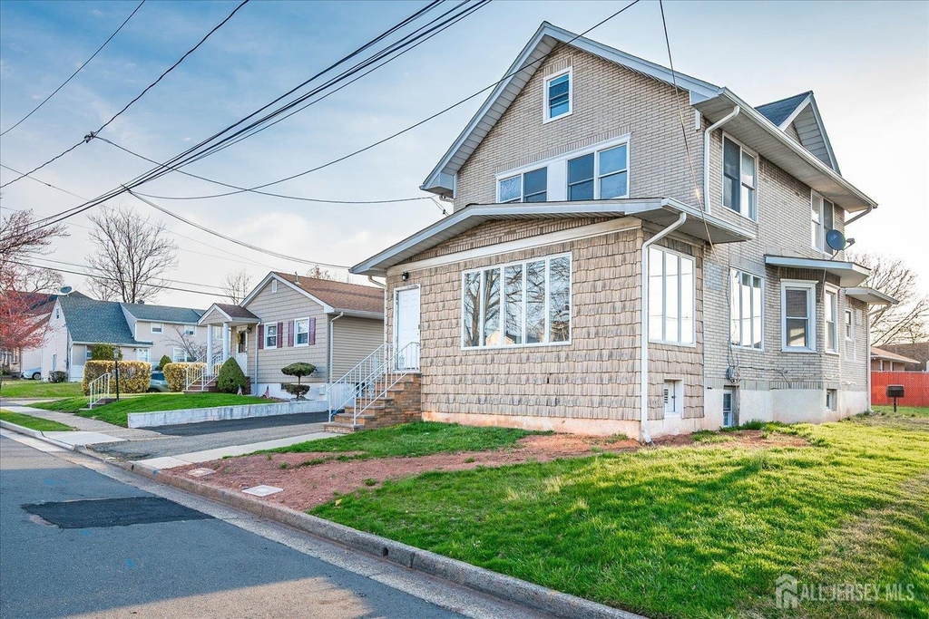 36 2nd Avenue - Photo 2