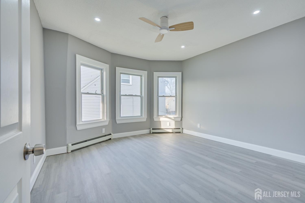 36 2nd Avenue - Photo 18