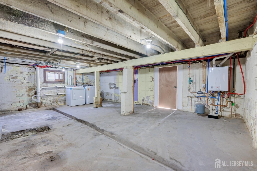 36 2nd Avenue - Photo 22