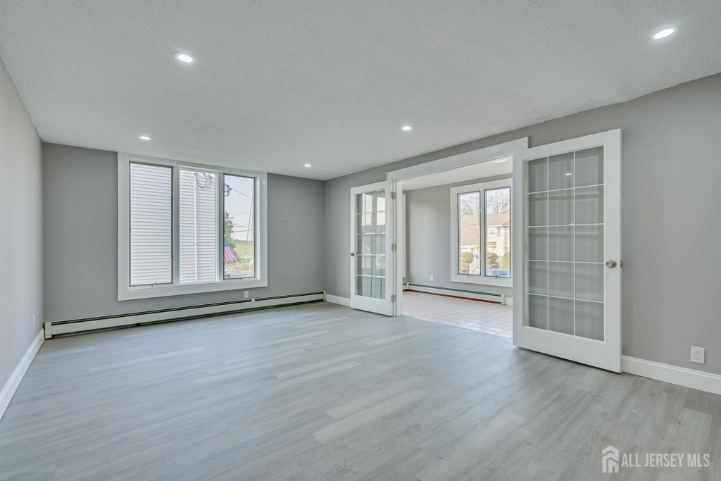 36 2nd Avenue - Photo 5