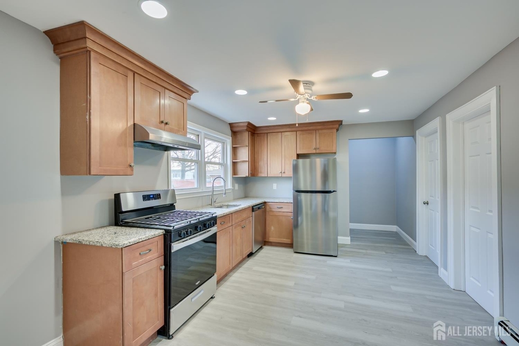 36 2nd Avenue - Photo 10