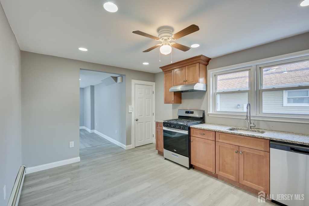 36 2nd Avenue - Photo 12