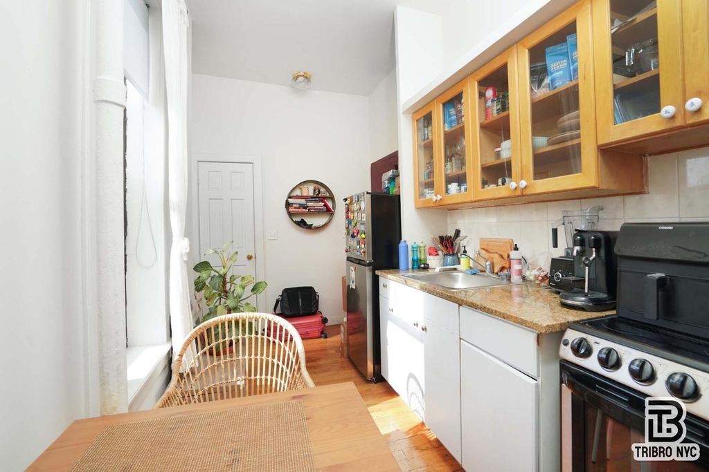 301 W 20th Street - Photo 1