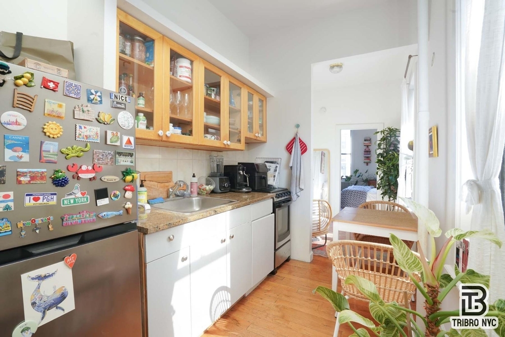 301 W 20th Street - Photo 5