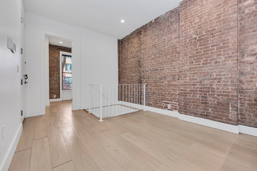 356 W 48th Street - Photo 23