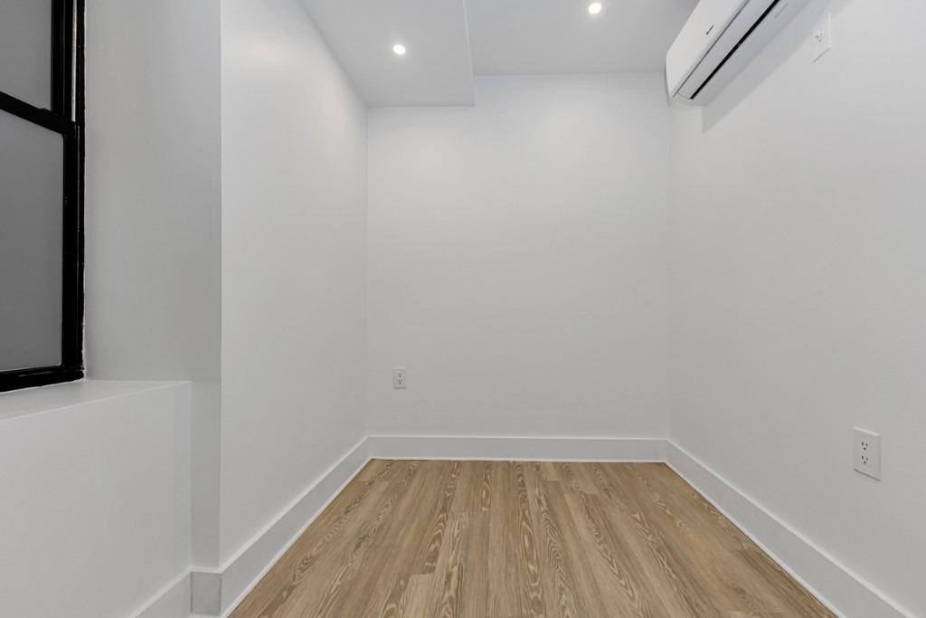356 W 48th Street - Photo 31