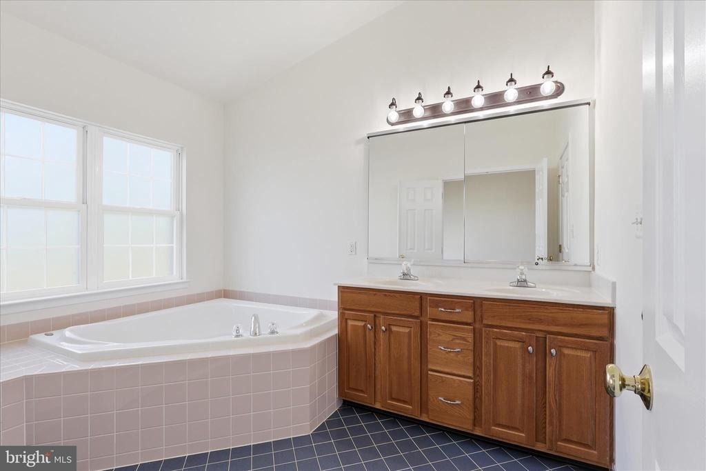 25828 Kirkwood Square - Photo 16