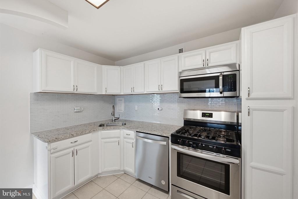 5340 Holmes Run Parkway - Photo 7