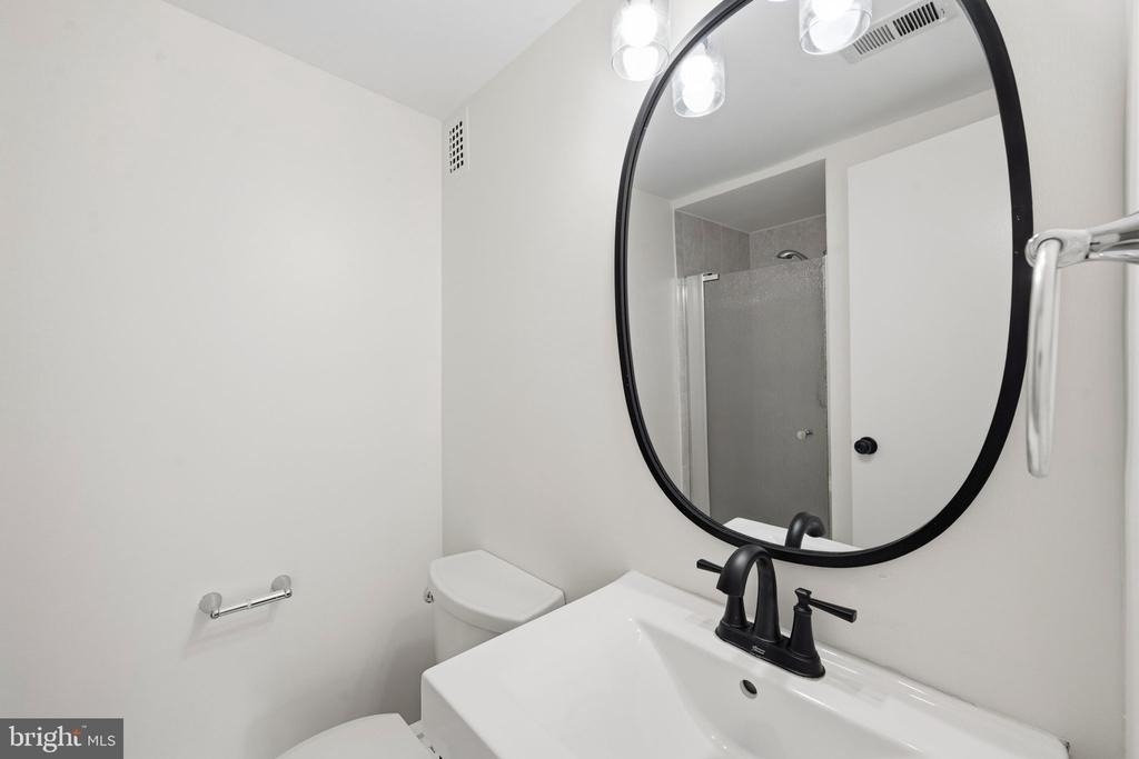 5340 Holmes Run Parkway - Photo 11