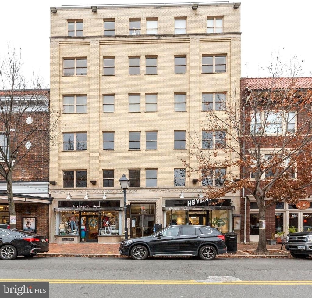 815 King Street - Photo 0