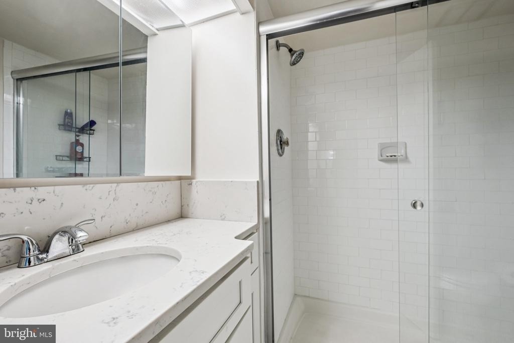 1326 Spruce Street - Photo 9