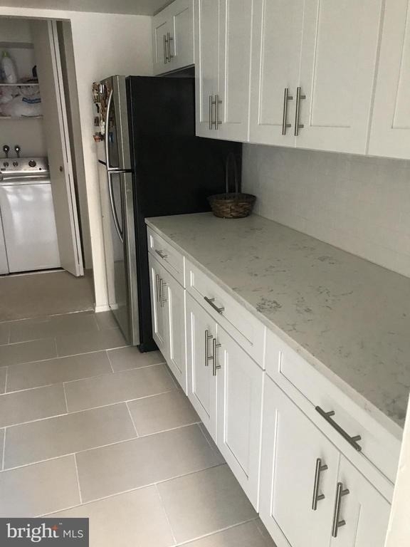 1326 Spruce Street - Photo 6