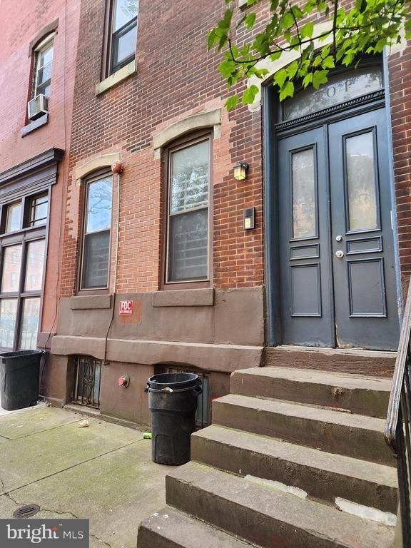 1704 W Diamond Street - Photo 0