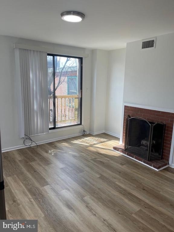 1904 Fairmount Avenue - Photo 3