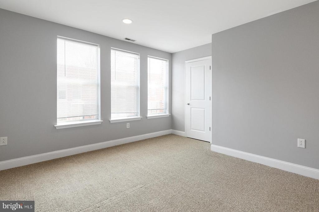 1940 N Gratz Street - Photo 5