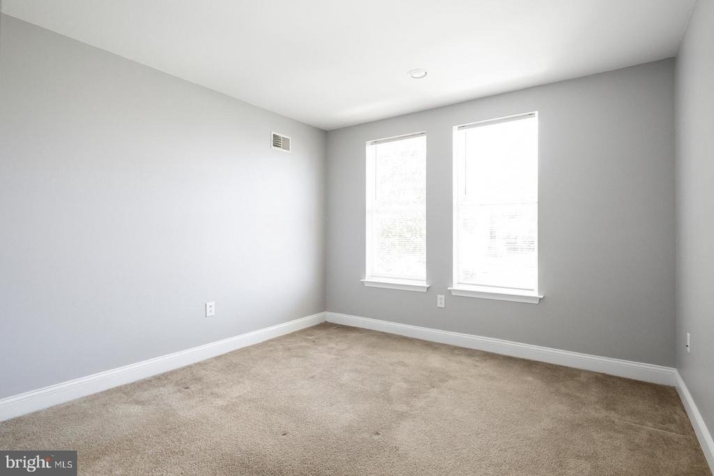 1940 N Gratz Street - Photo 15