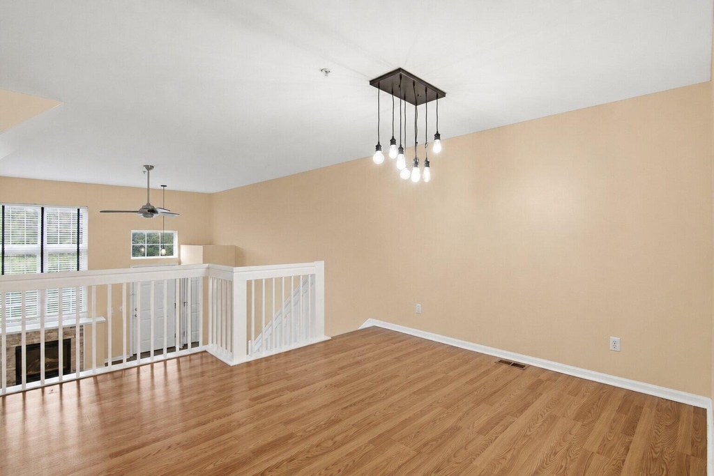 1930 Lindsay Lane - Photo 18