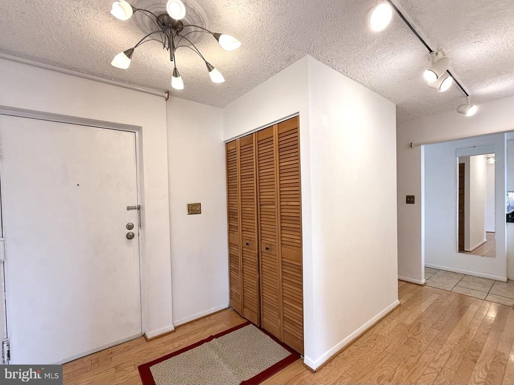 532 Riviera Drive - Photo 5