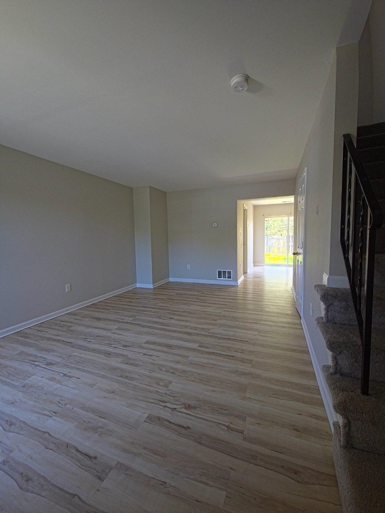 546 Wellington Court - Photo 1