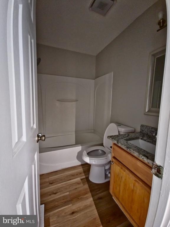 546 Wellington Court - Photo 9