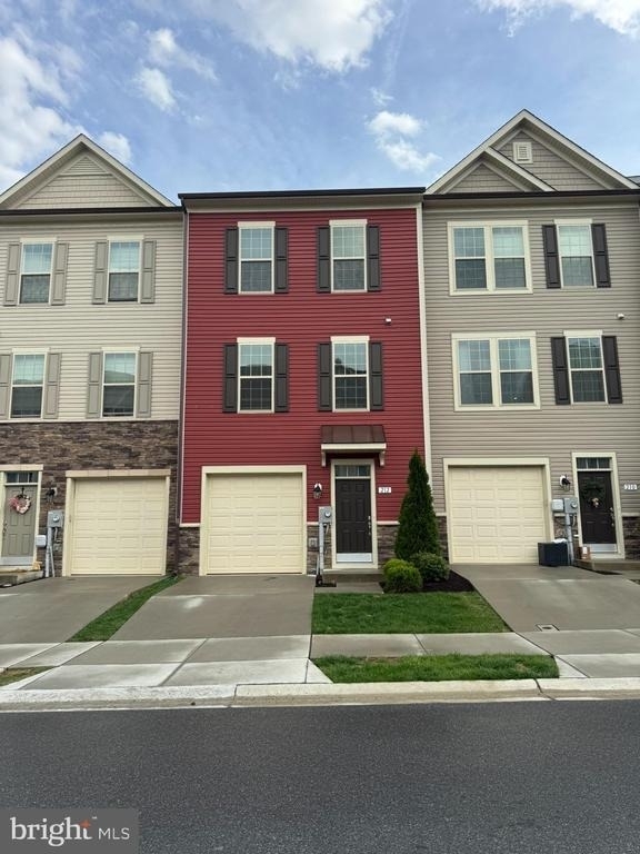212 Pomegranate Lane - Photo 1
