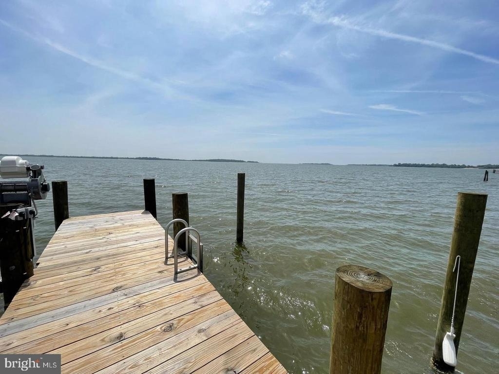 2513 Barrison Point Road - Photo 5